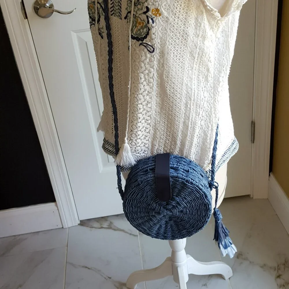 NWOT! BOHO Woven CROSSBODY BAG W/TASSEL